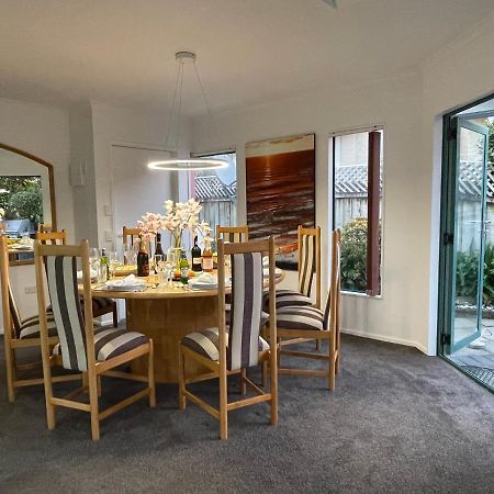 Luxury Home Next To Ocean And Walkway New Plymouth Extérieur photo
