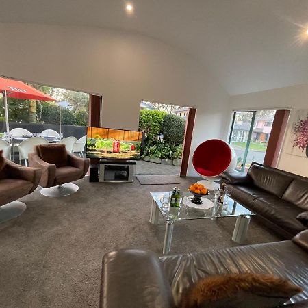 Luxury Home Next To Ocean And Walkway New Plymouth Extérieur photo