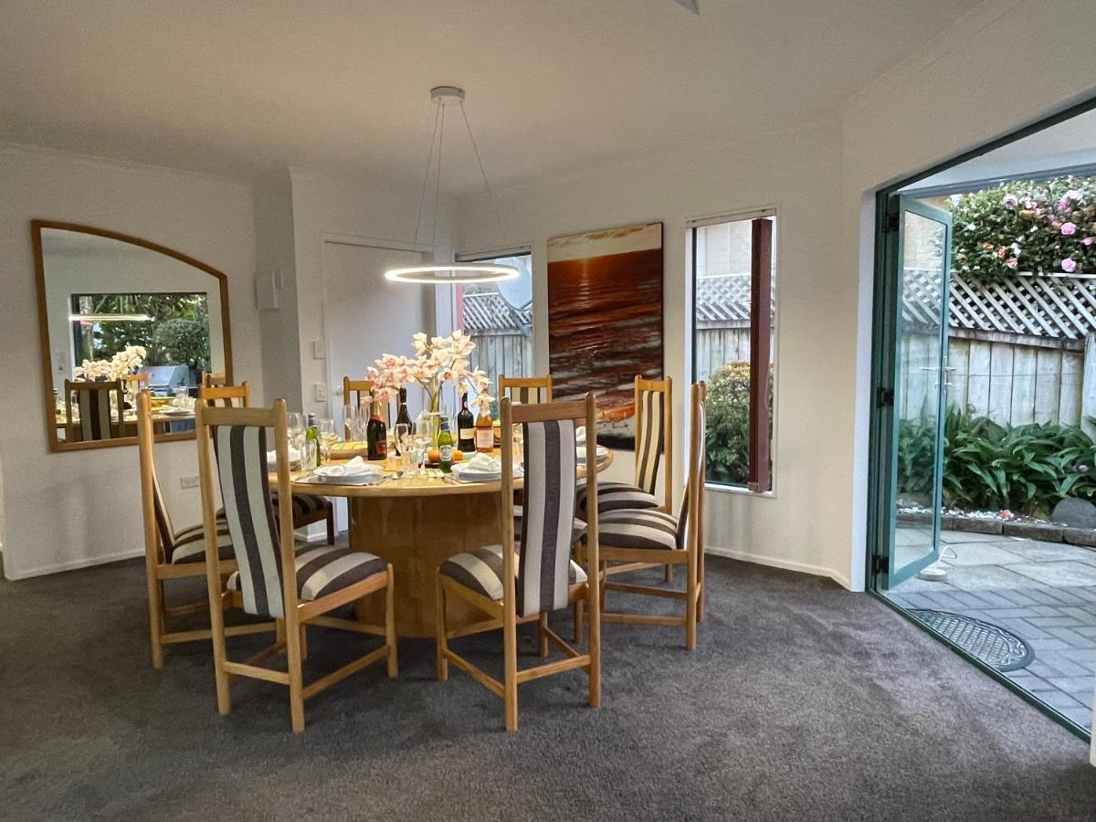 Luxury Home Next To Ocean And Walkway New Plymouth Extérieur photo