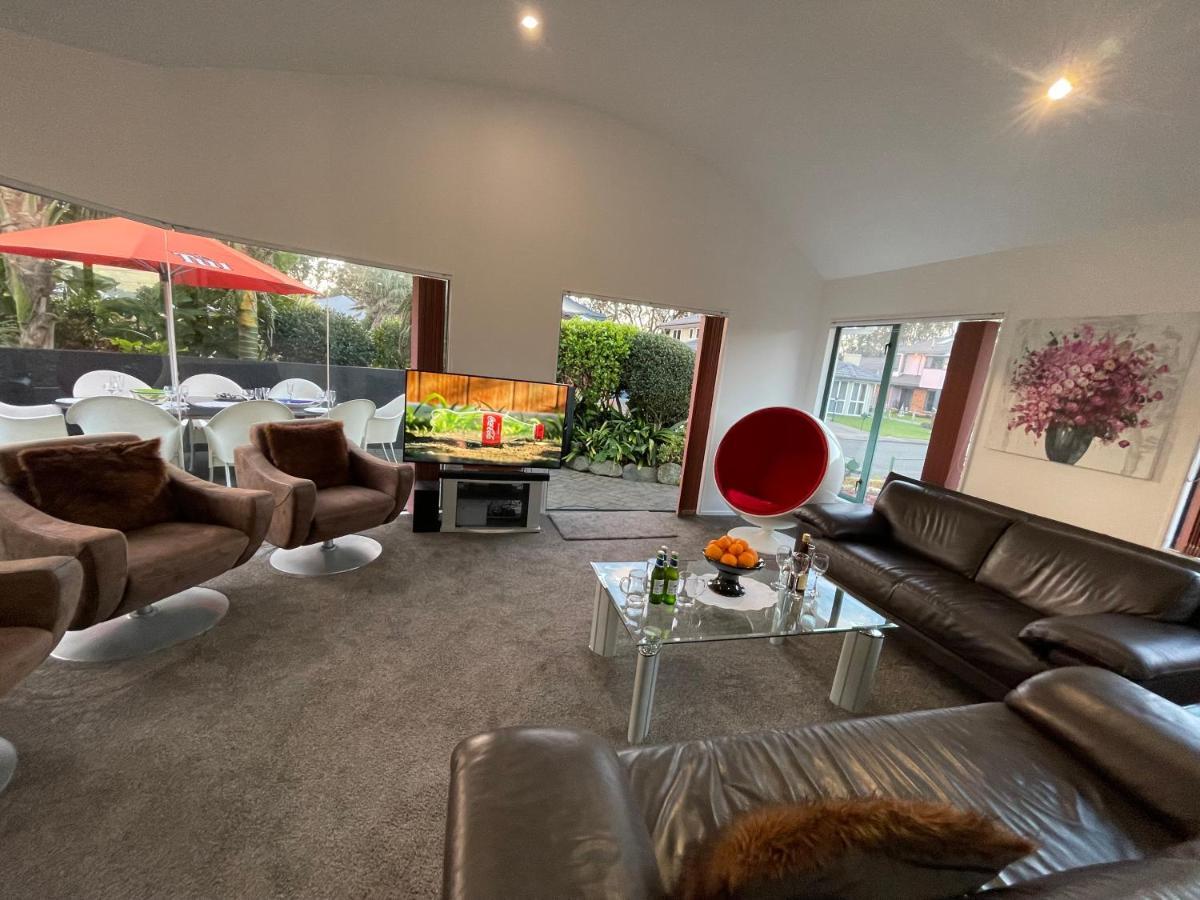 Luxury Home Next To Ocean And Walkway New Plymouth Extérieur photo