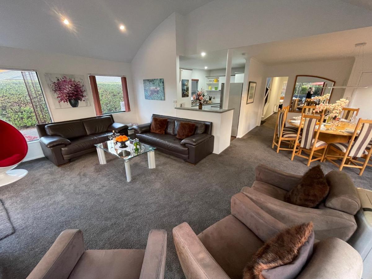 Luxury Home Next To Ocean And Walkway New Plymouth Extérieur photo