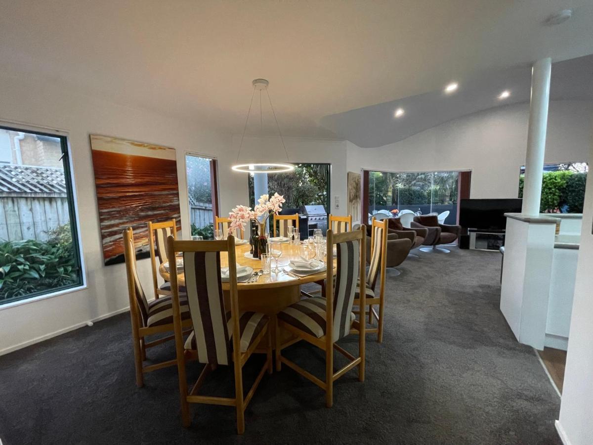 Luxury Home Next To Ocean And Walkway New Plymouth Extérieur photo